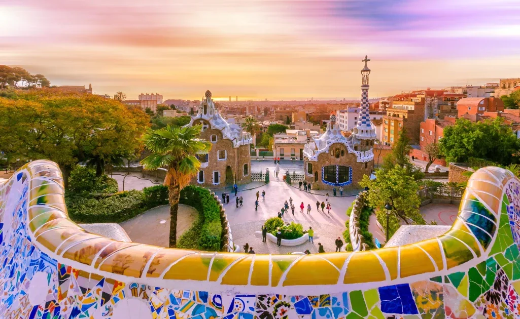 أفق برشلونة والواجهة البحرية للبحر الأبيض المتوسط في كاتالونيا
