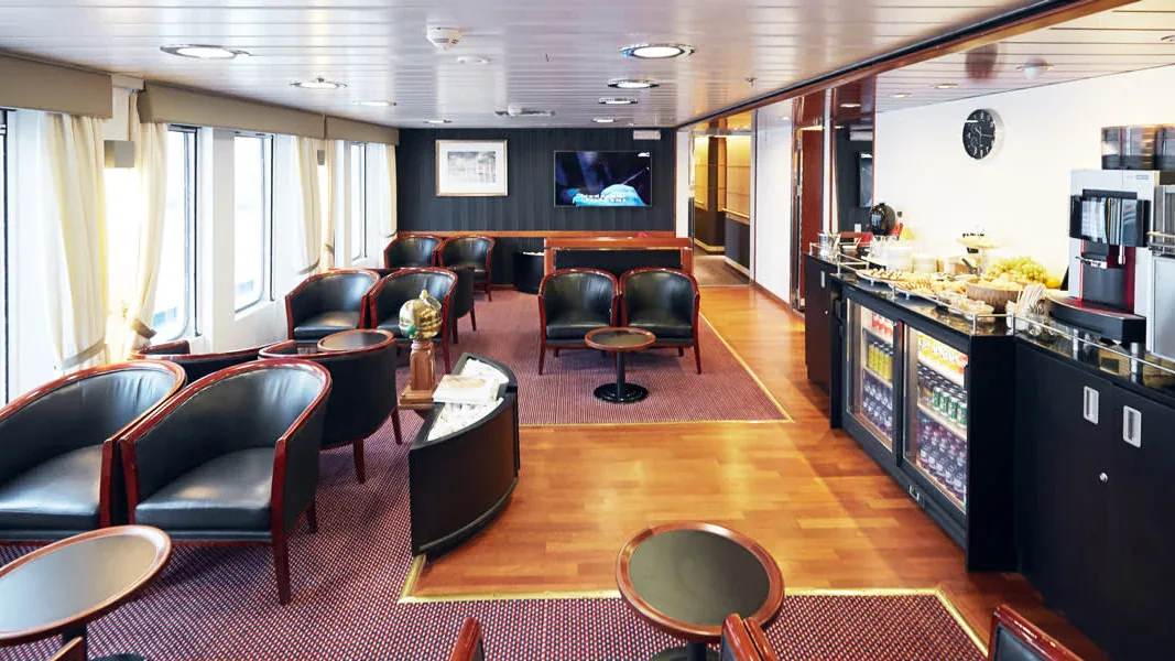 صالة الكومودور على متن العبارة DFDS