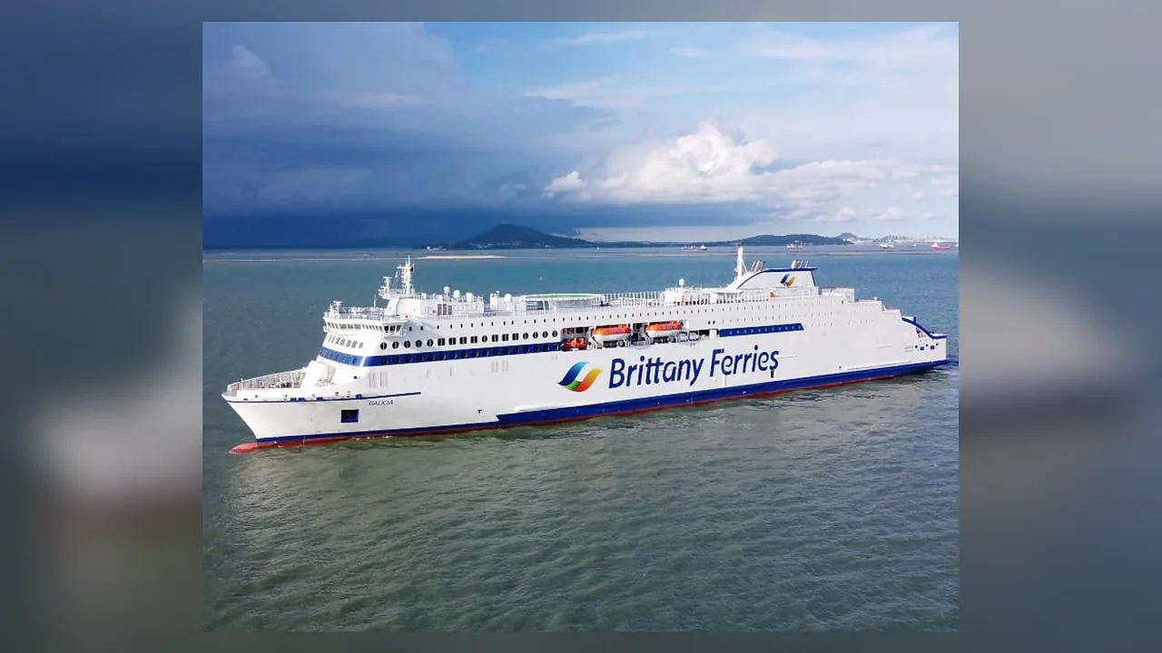 سفينة Brittany Ferries في البحر