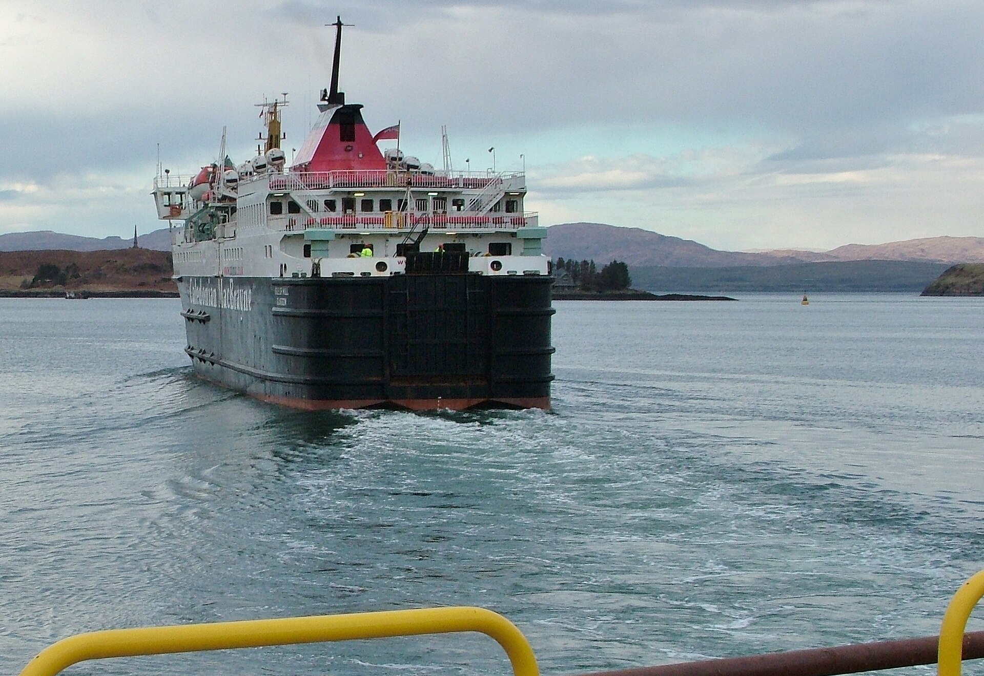 عبّارة CalMac من جزيرة Mull في ميناء أوبان